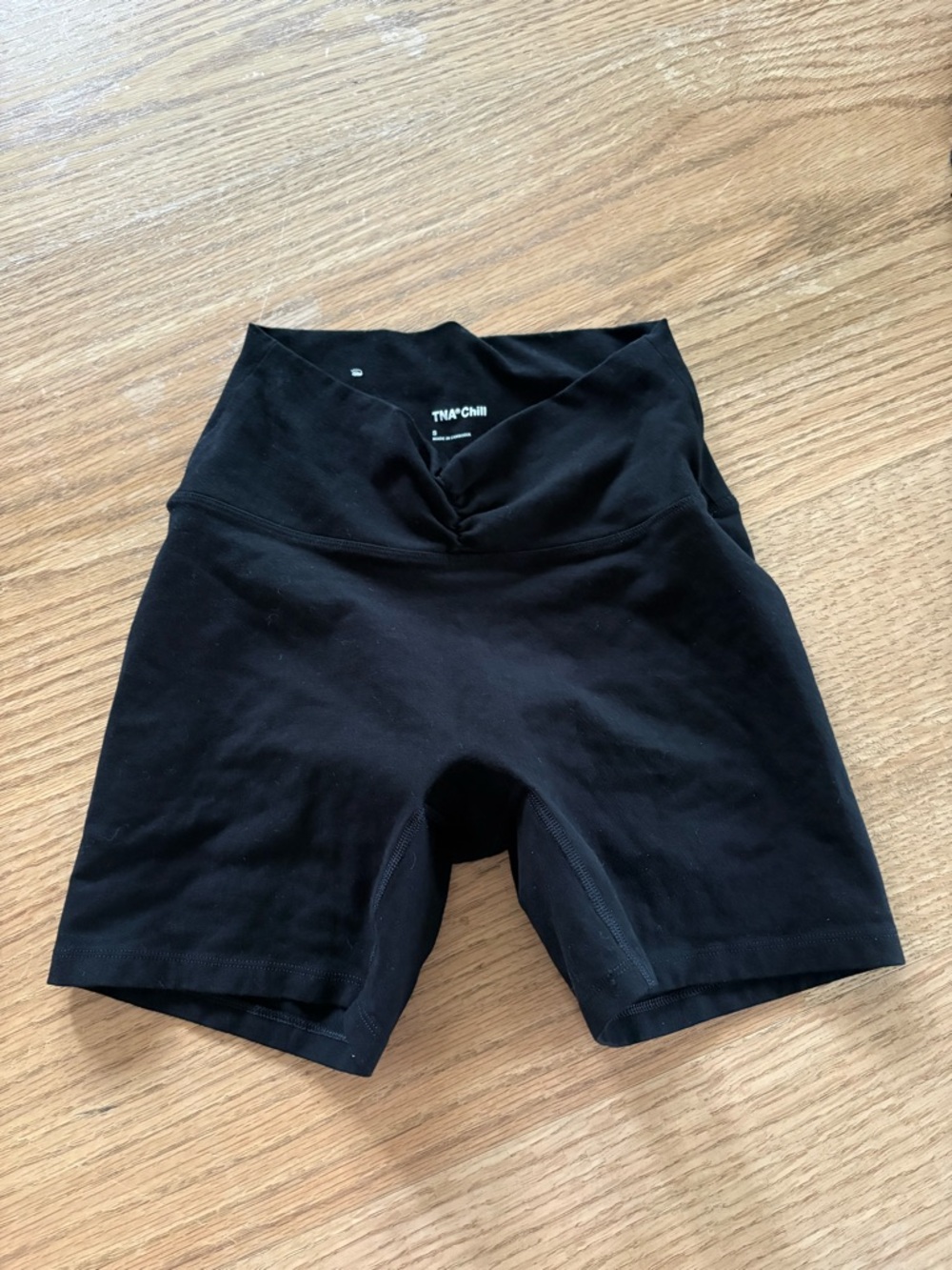 Aritzia tna chill biker shorts